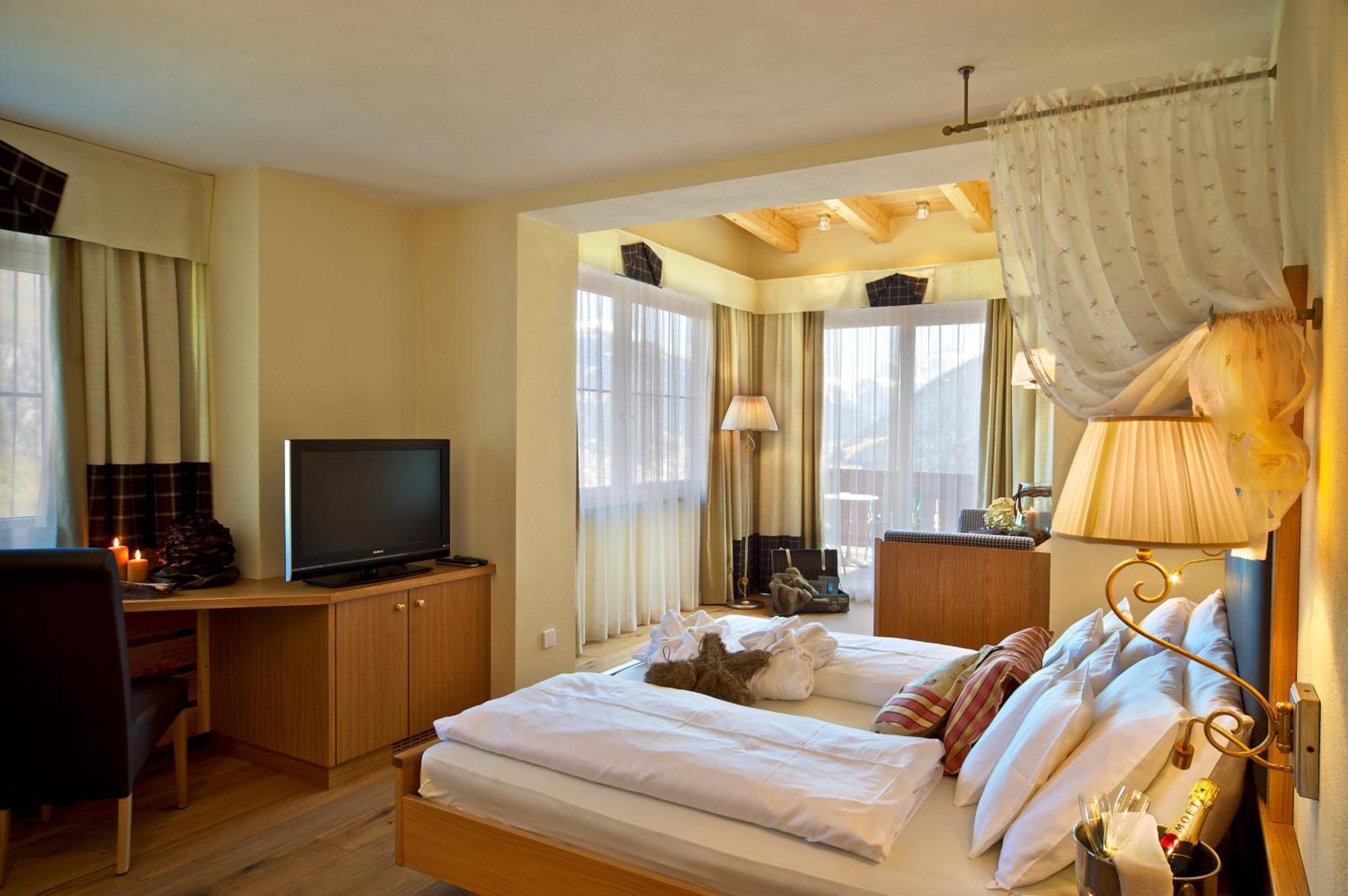Hotel Albion Mountain Spa Resort Dolomites Ortisei Exterior photo